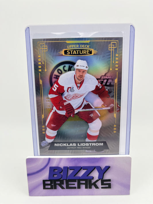 *SINGLES* NICKLAS LIDSTROM STATURE BASE VARIANT /99 DETROIT RED WINGS